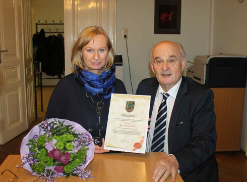 Ehrenurkunde für das Vorstandsmitglied des Behindertenverbandes Währing - Döbling Dr. Susanne Frei